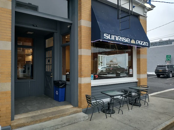 <h2><strong><span style="color:#a81414"><strong>DELIVERY</strong></span></strong></h2><h2><strong><span style="color:#a81414"><strong>& PICKUP</strong></span></strong></h2>